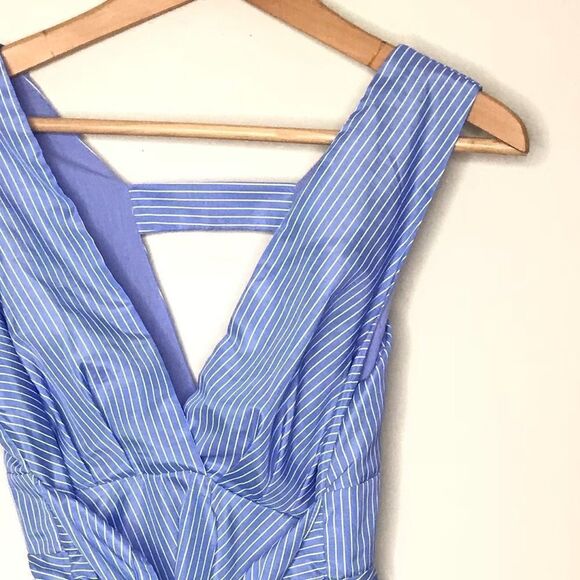 Essue Sz M Blue Sleeveless Blouse - Picture 2 of 5